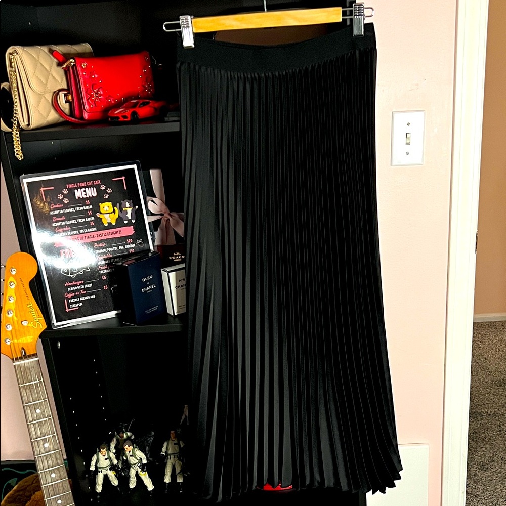 H&M Black Pleated Midi Skirt Size S